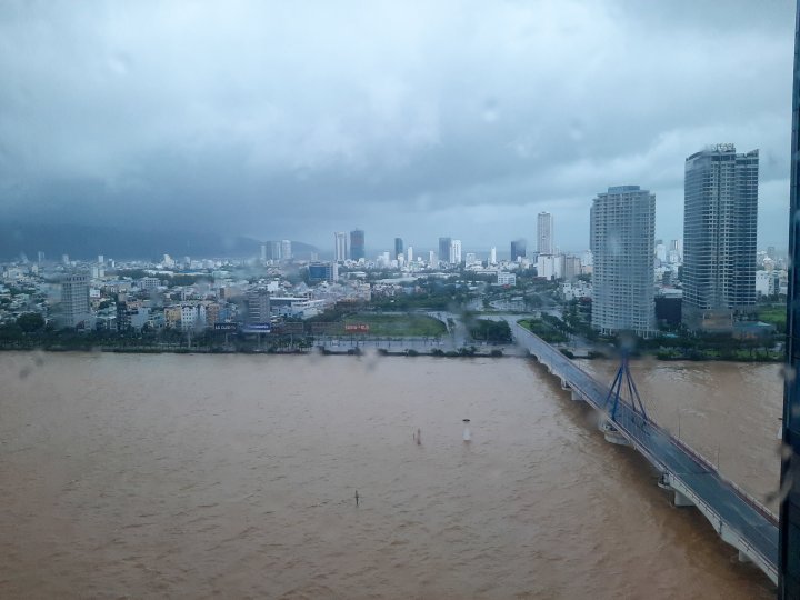 Han River, The outer bands of Typhoon Molave