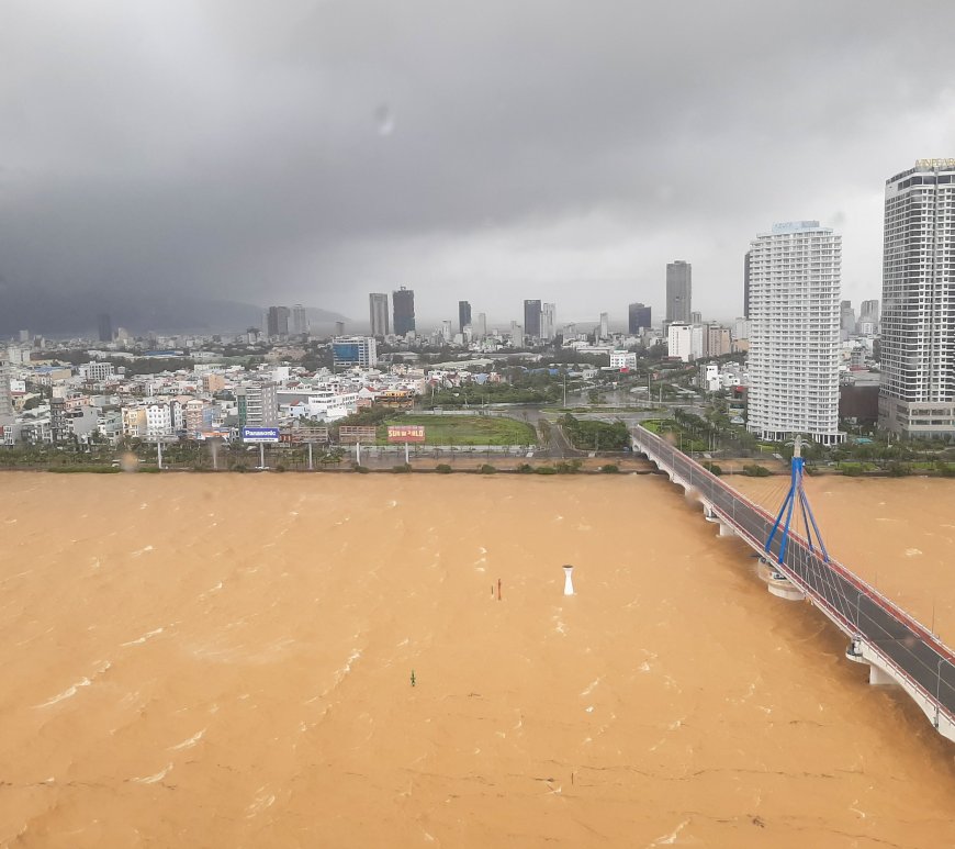 Waves and ripples in the Han River as Typhoon Molave looms over Danang City