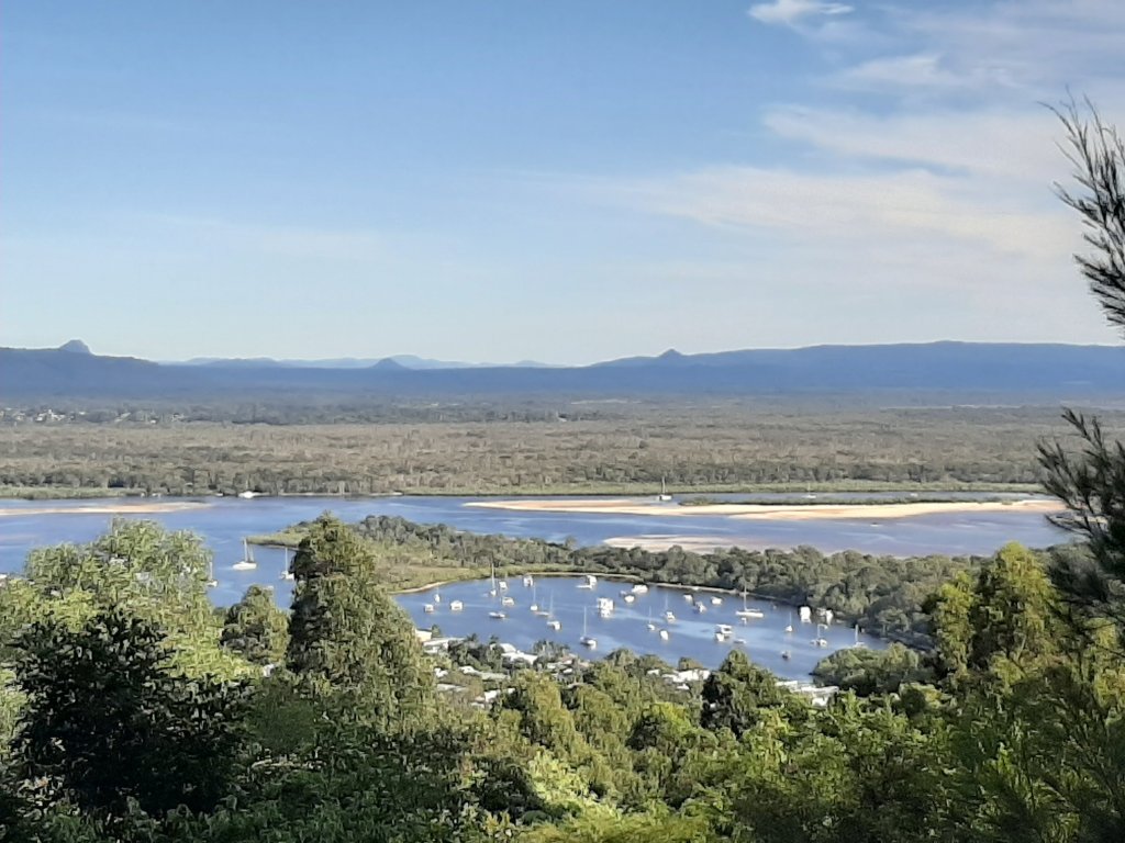 rom Laguna Lookout you can see Mount Tinbeerwah, Mount Coroora, Pinbarren Mountain, Lake Cooroibah, Teewah, Lake Cootharaba, Noosa National Park and more